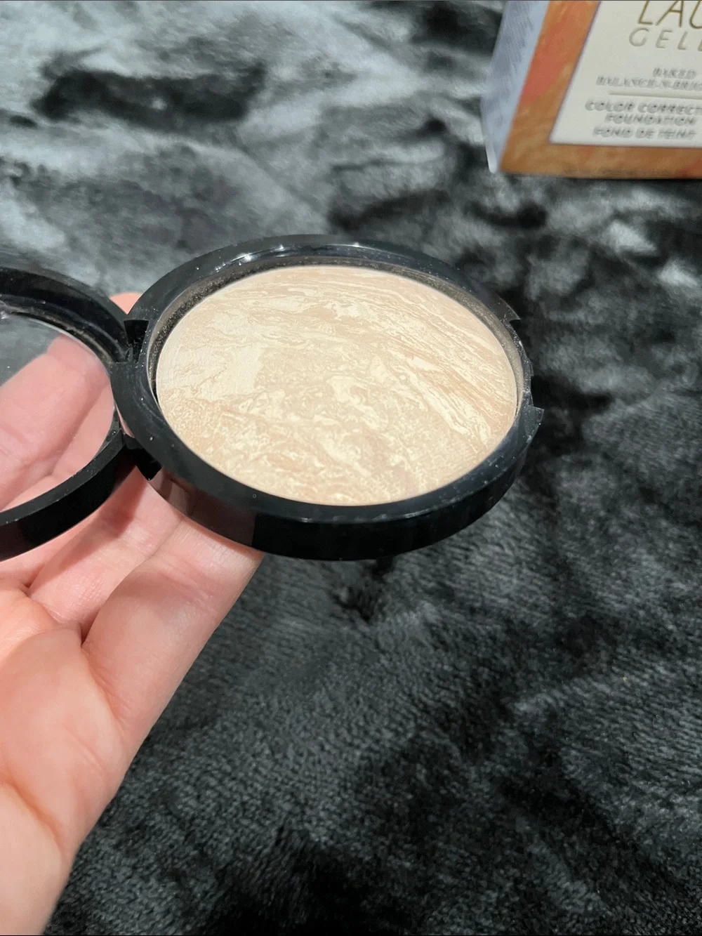 Laura Geller Porcelain Baked Balance-N-Brighten Color Correcting Foundation